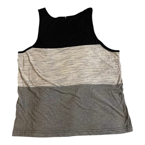 Colorblock Tank Top with Pocket - Picture 3 of 6